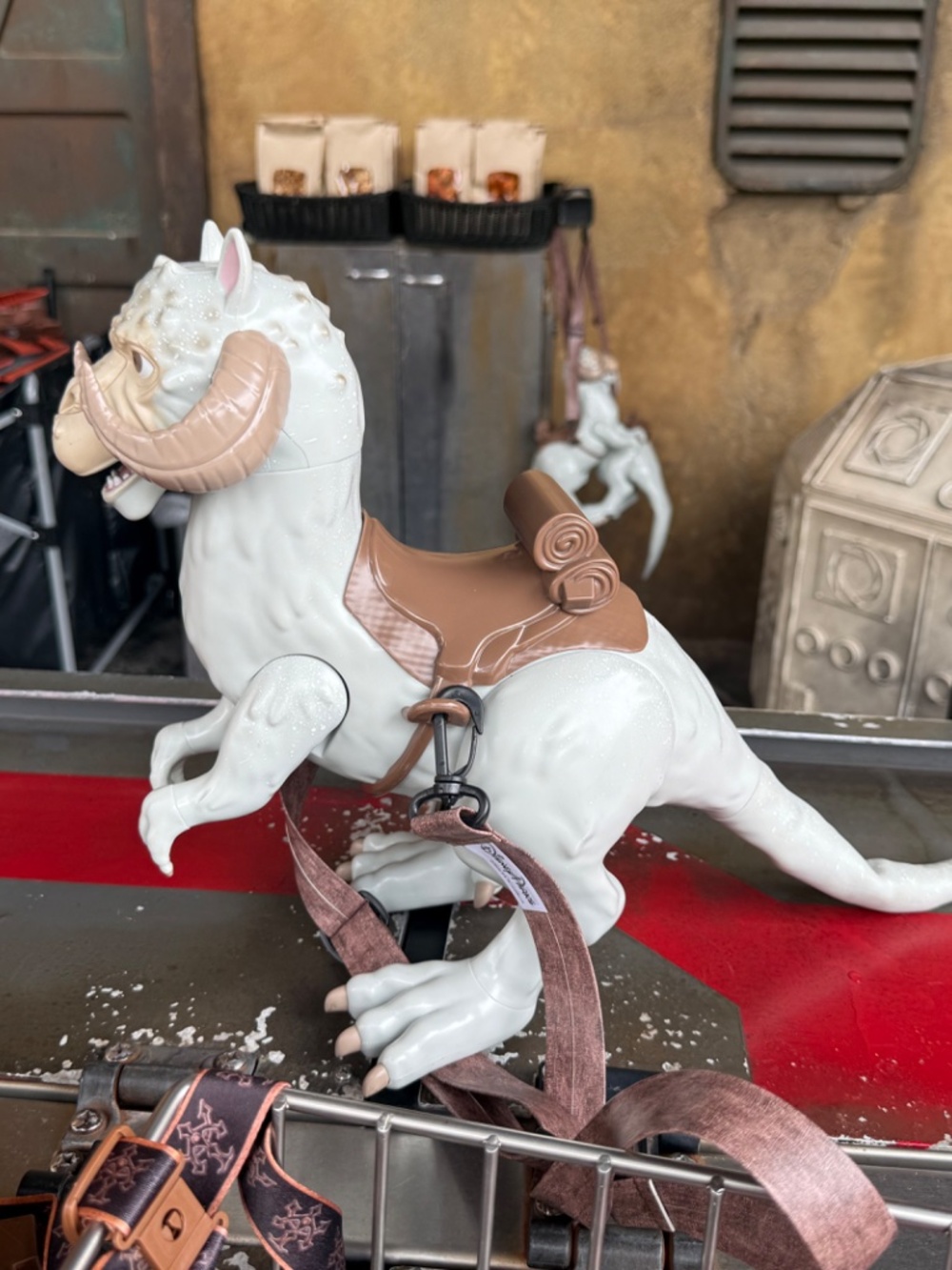 TAUNTAUN POPCORN BUCKET / GALAXY'S EDGE / DISNEY /  STAR WARS / COLLECTIBLE